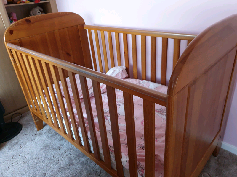 gumtree cot bed